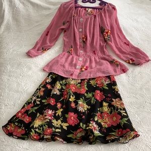 Gauzy line like top and skirt